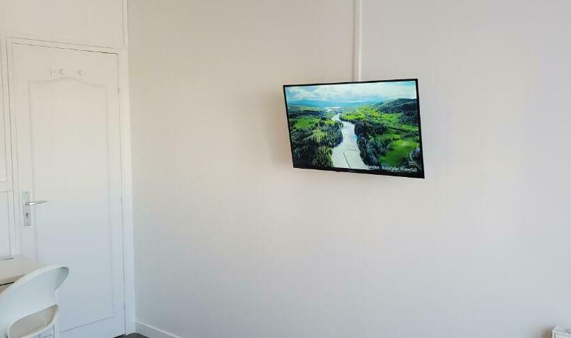 スーペリアールーム, Charming Room With Shared Space Close To Paris   Chambres Confort Avec Espaces Partagés Proche De Pa