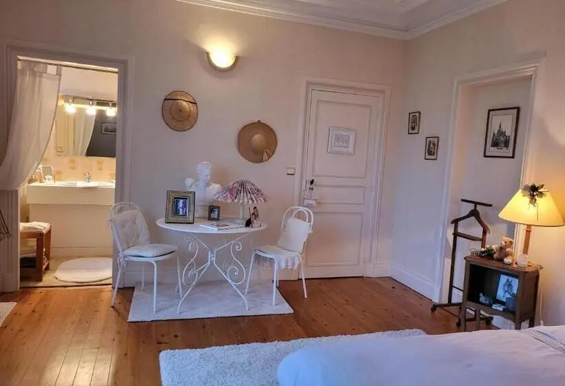 Standard Kolmen Hengen Huone, Chambres D Hôtes