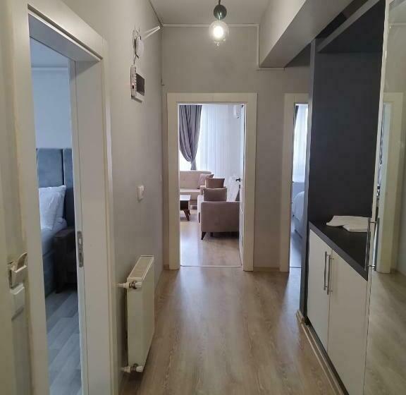 דירת שלושה חדרים, Pusula Motel