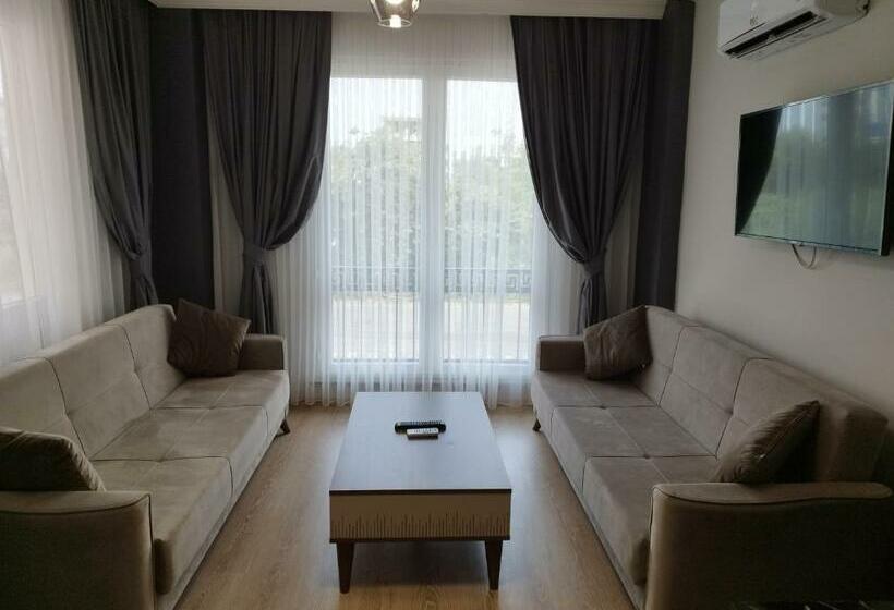 דירת חדר בקומת קרקע, Pusula Motel