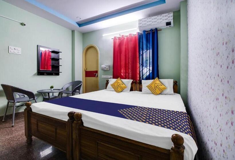 חדר קלאסי לשלושה, Spot On 81434 Hotel Omkar Vista