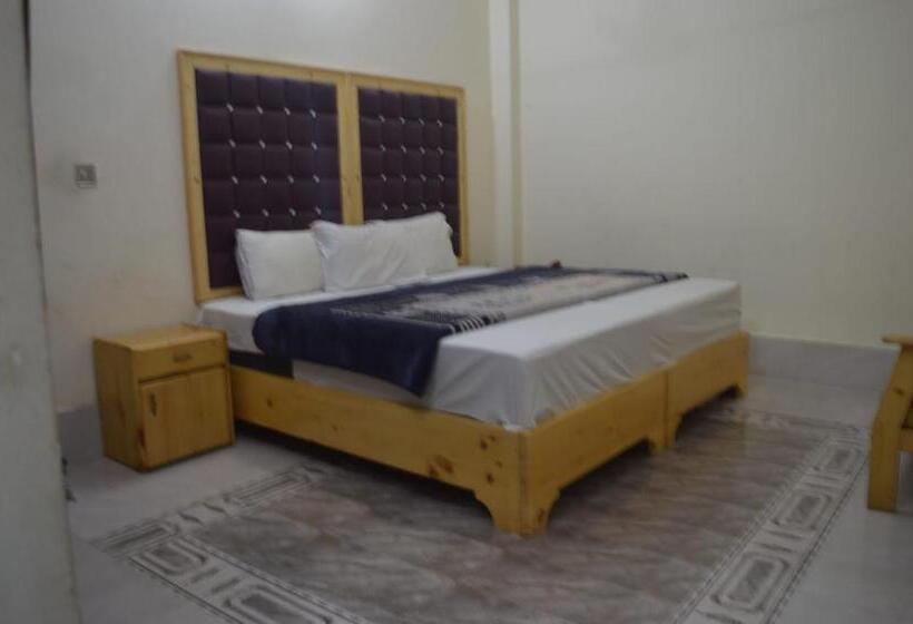 اتاق لوکس, F R Darya E Swat