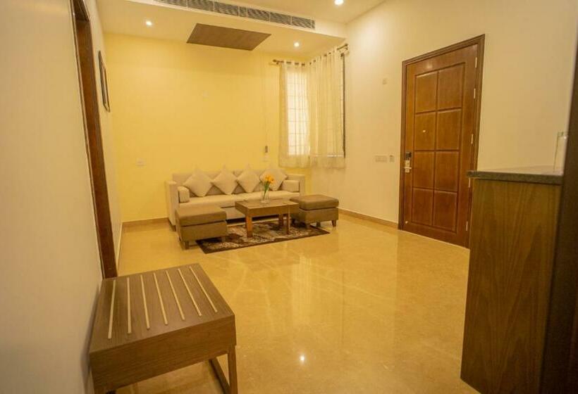 سوییت اجرایی, Dhauladhar Heights Resort