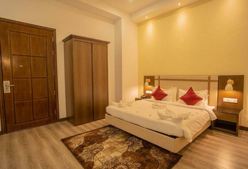 سوییت, Dhauladhar Heights Resort