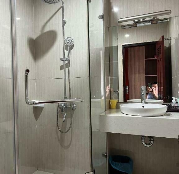 اتاق لوکس, Khách Sạn Sông Lô