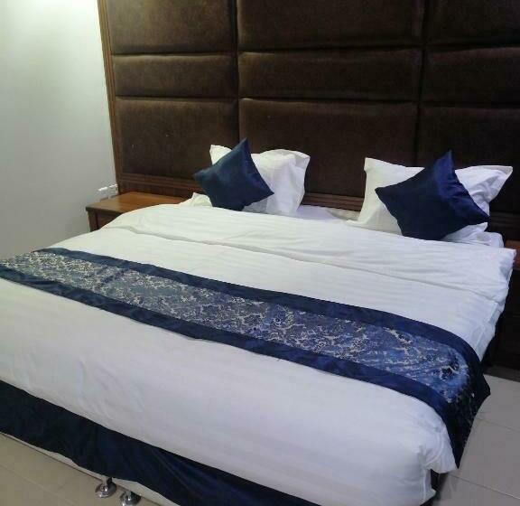 غرفة قياسية فردية, Roseline