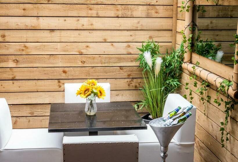 شقة غرفة واحدة مزودة بتراس, The Sea Lounge Accomodation