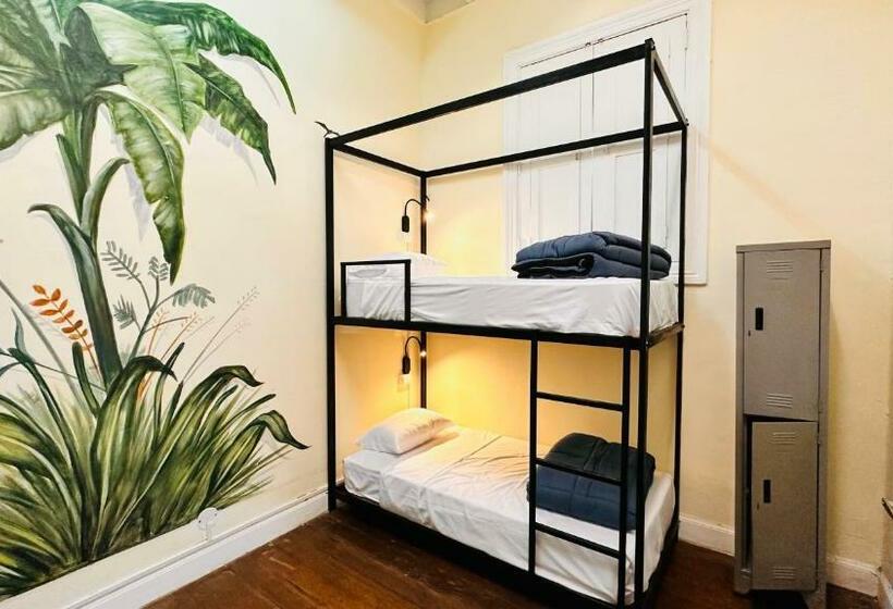 ルームシェアのワンベッド, Ancestral Hostel Barranco