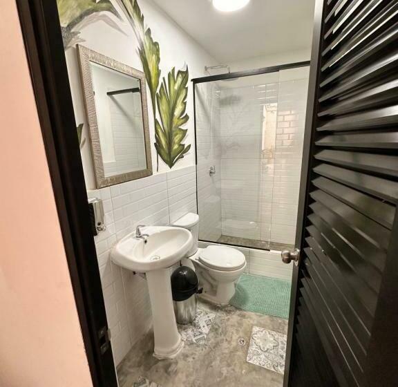 ルームシェアのワンベッド, Ancestral Hostel Barranco