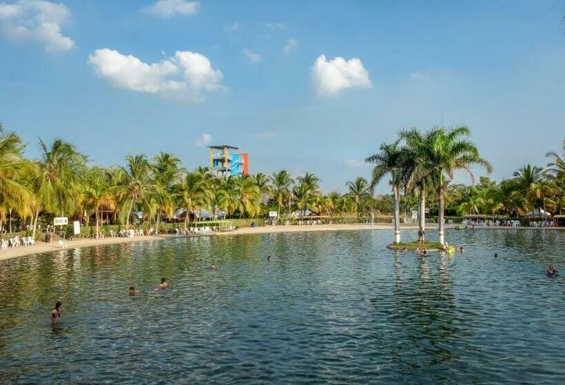 חדר משפחתי, Playa Hawai