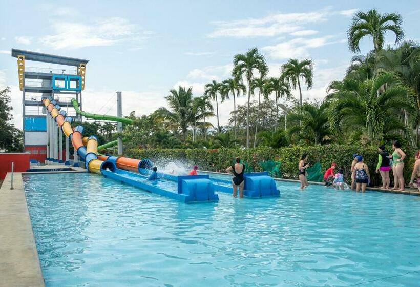 חדר משפחתי, Playa Hawai