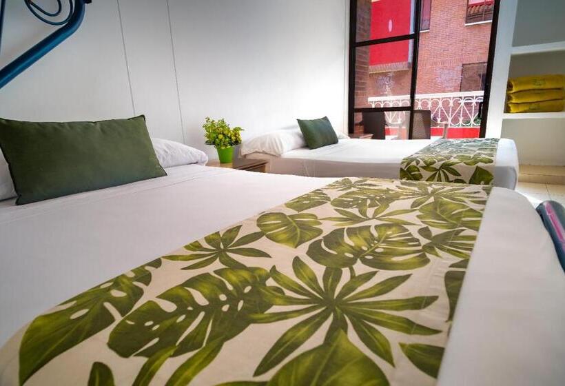 חדר משפחתי, Playa Hawai