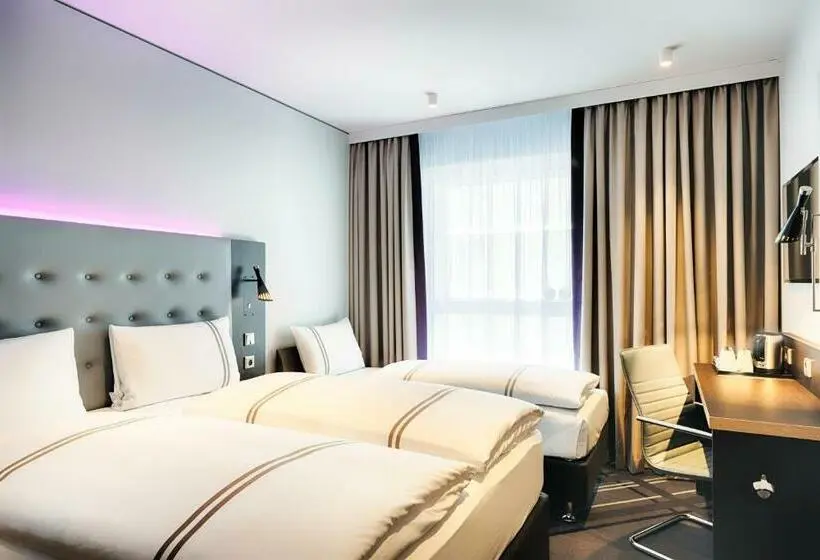 اتاق استاندارد سه نفره, Premier Inn Darmstadt City Centre