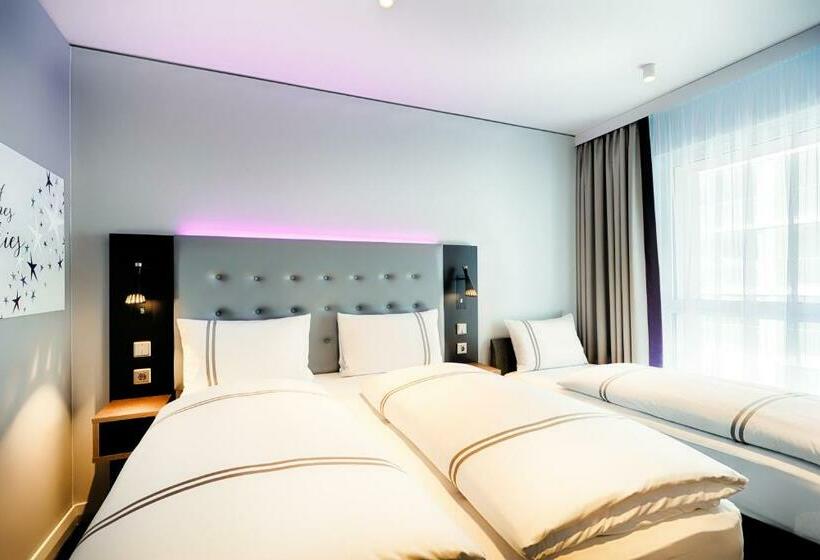 اتاق استاندارد سه نفره, Premier Inn Darmstadt City Centre