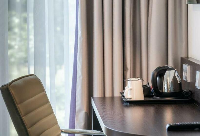 اتاق استاندارد سه نفره, Premier Inn Darmstadt City Centre