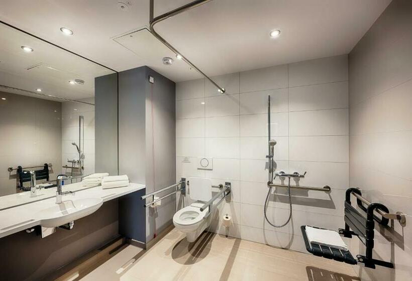 장애인을 위한 스탠다드 룸, Premier Inn Darmstadt City Centre