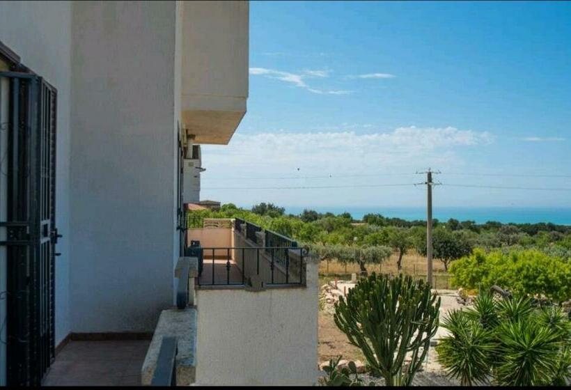 اتاق استاندارد سه نفره, La Villa Del Conte