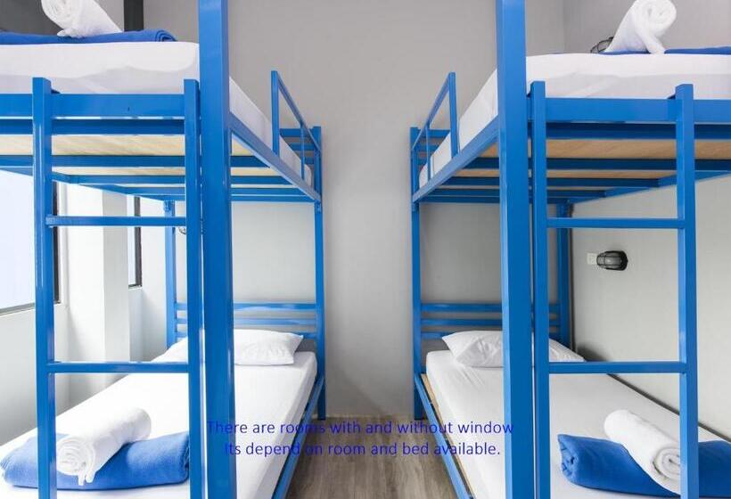 Quarto Familiar Banheiro Compartilhado, Loftel Station Hostel