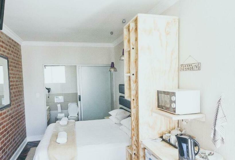 Номер Стандарт, B And B Sandton