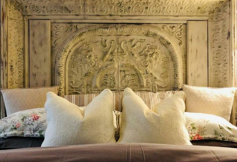 سوئیت با تخت بزرگ, Frederick William House