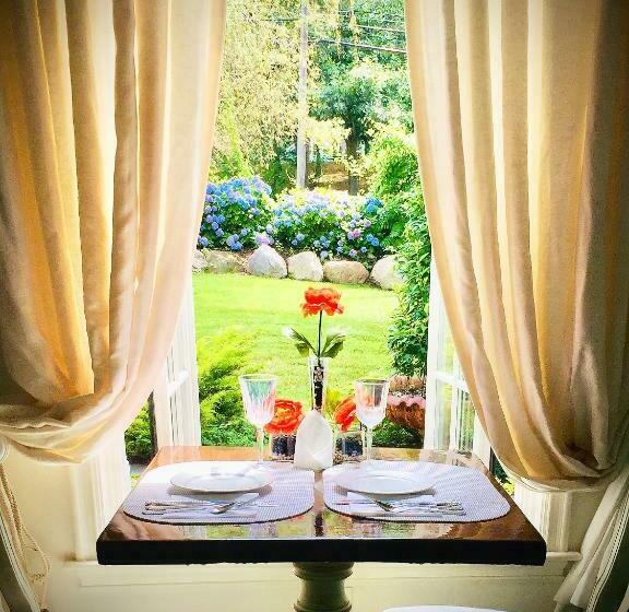 מיטת קינג בסוויטה, Frederick William House