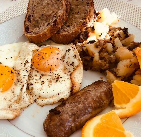 سوئیت با تخت بزرگ, Frederick William House