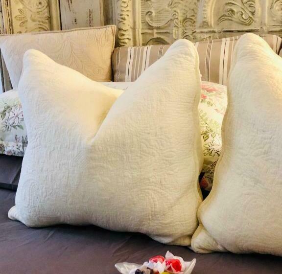 מיטת קינג בסוויטה, Frederick William House