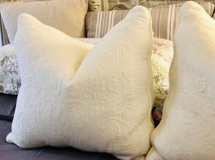 סוויטה, Frederick William House