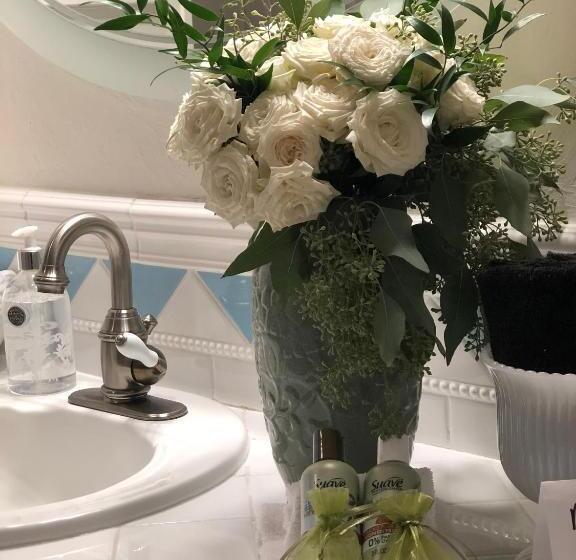 בית, 2 חדרי שינה, Frederick William House