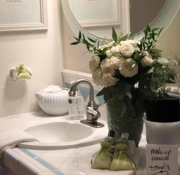 בית, 2 חדרי שינה, Frederick William House