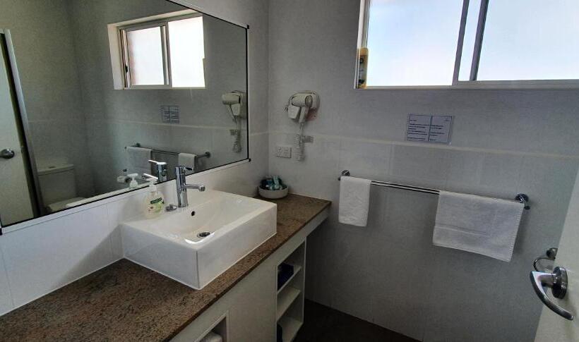 اتاق خانوادگی, Centrepoint Motel Deniliquin