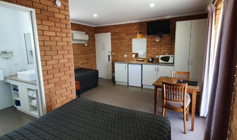 اتاق خانوادگی, Centrepoint Motel Deniliquin