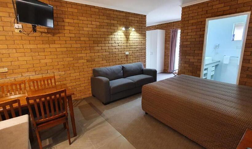 اتاق خانوادگی, Centrepoint Motel Deniliquin