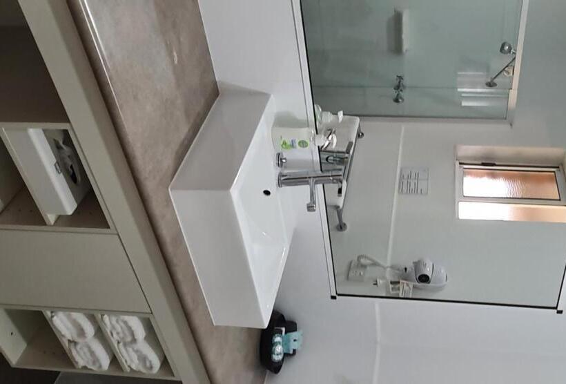 Семейный Номер, Centrepoint Motel Deniliquin