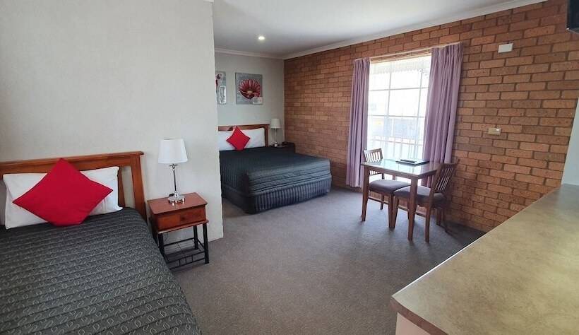 Номер Стандарт, Centrepoint Motel Deniliquin