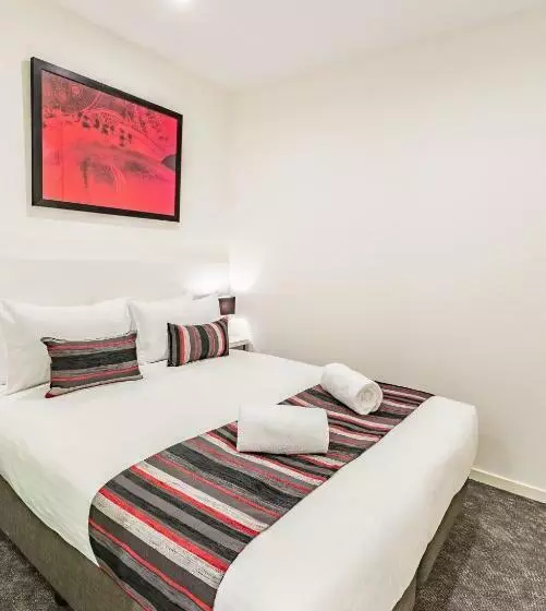 スタンダードスタジオ, City Edge Box Hill Apartment