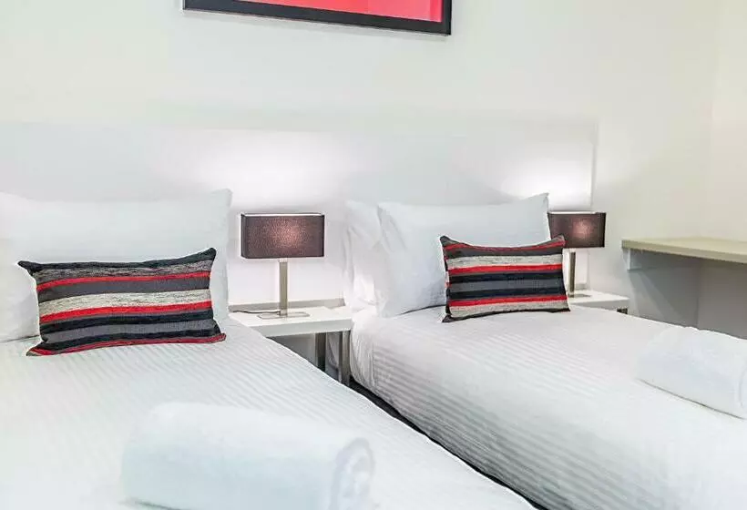 スタンダードスタジオ, City Edge Box Hill Apartment