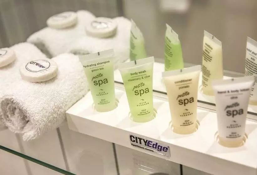 スタンダードスタジオ, City Edge Box Hill Apartment
