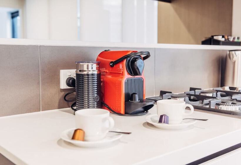 شقة غرفتين, City Edge Box Hill Apartment