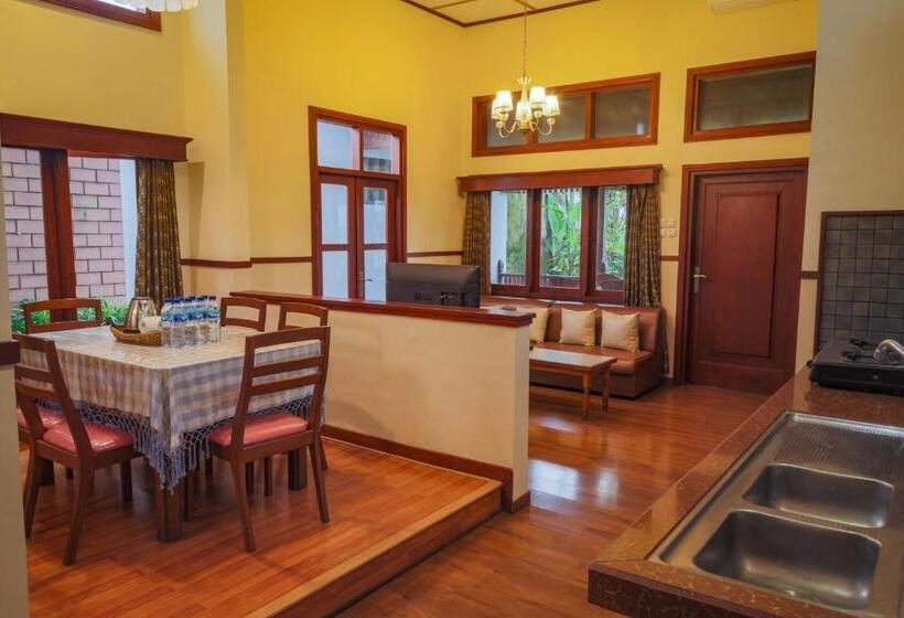 Вилла 3 Спальни, Family Hotel Gradia 1