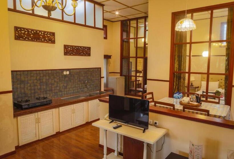 Вилла 3 Спальни, Family Hotel Gradia 1