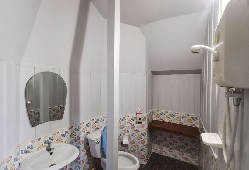 بانگلوی استاندارد, De Coco House