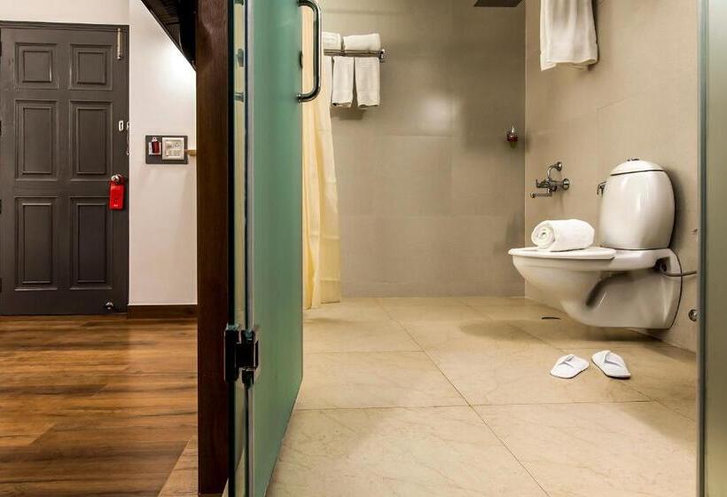 Quarto Triplo Clássico, OYO Townhouse 001