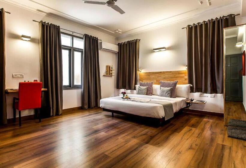 Quarto Triplo Clássico, OYO Townhouse 001