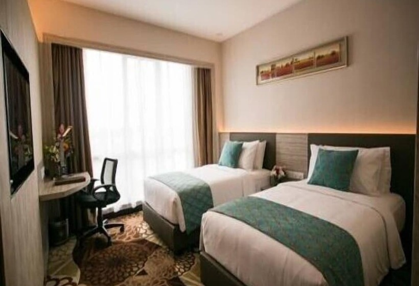 Номер Deluxe, V8