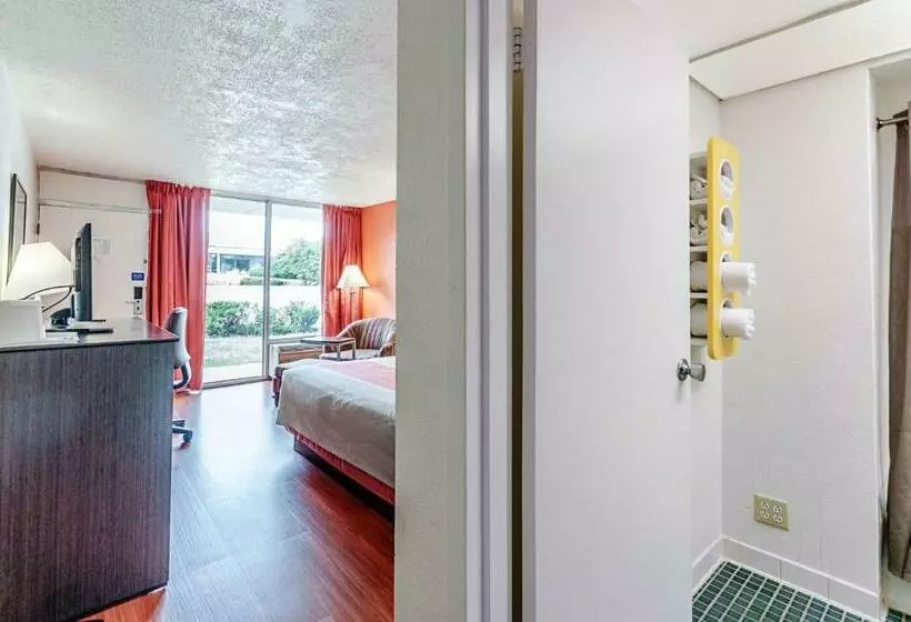 キングサイズベッドのデラックスルーム, Motel 6dumfries, Va