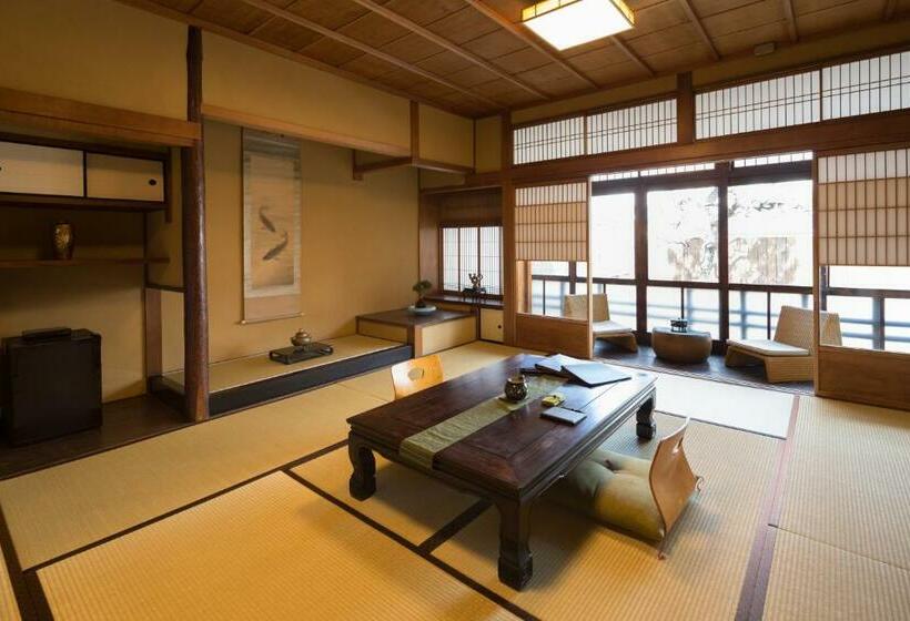 סוויטה, Nazuna Kyoto Nijojo