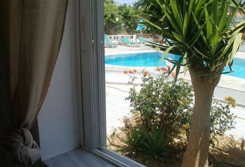 استودیوی استاندارد, Seashell Apartments