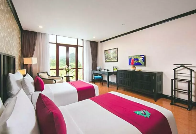 Deluxe Room Mountain View, Swiss Belresort Tuyen Lam
