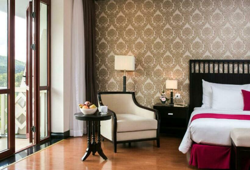 キングサイズベッドのスイートルーム, Swiss Belresort Tuyen Lam